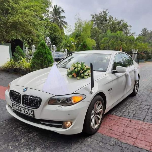 Colombo Luxury Wedding Car .