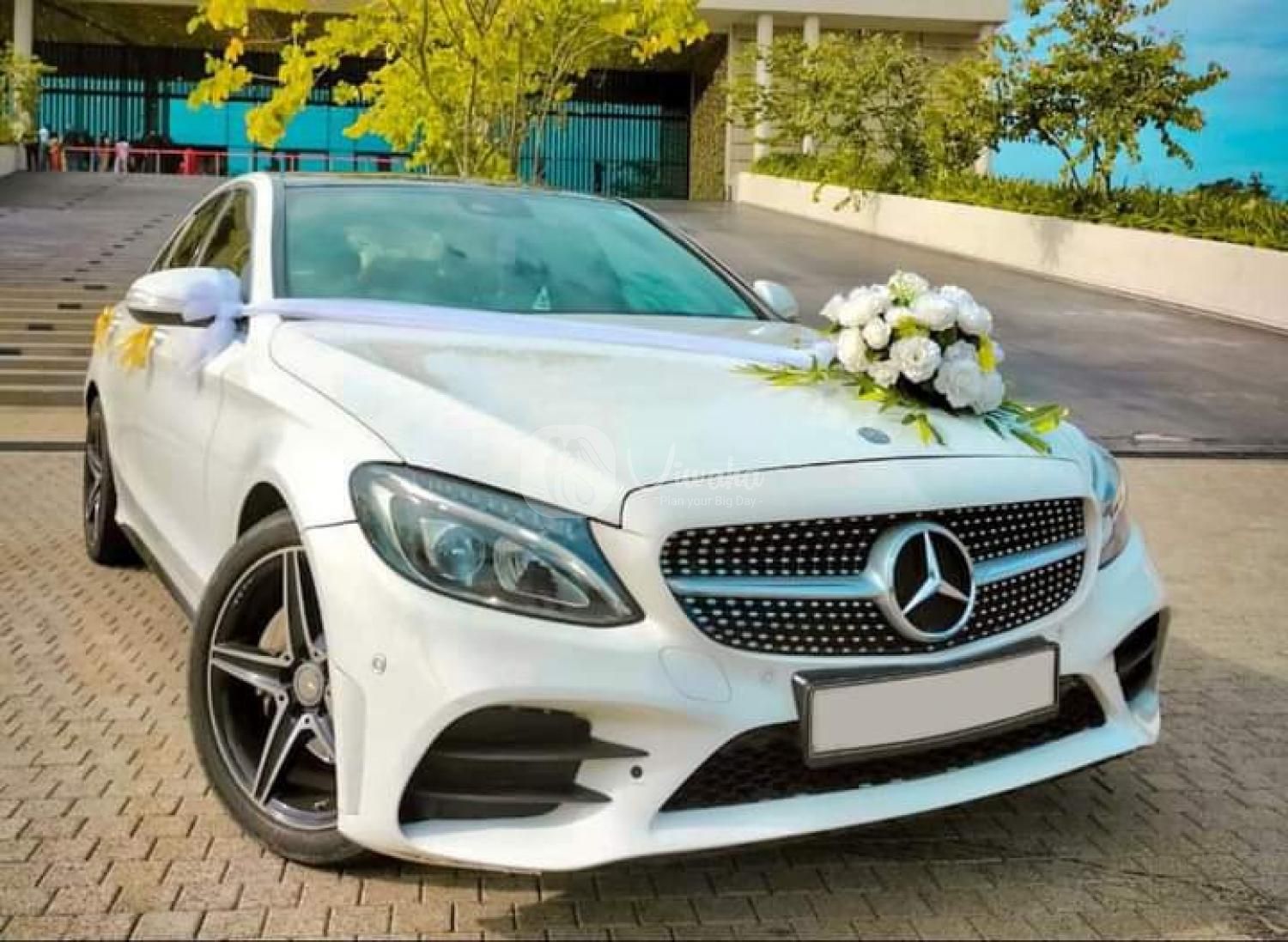 Vish luxury wedding Cars.